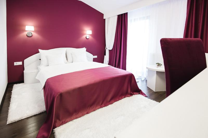 Matrimonial Room image 3