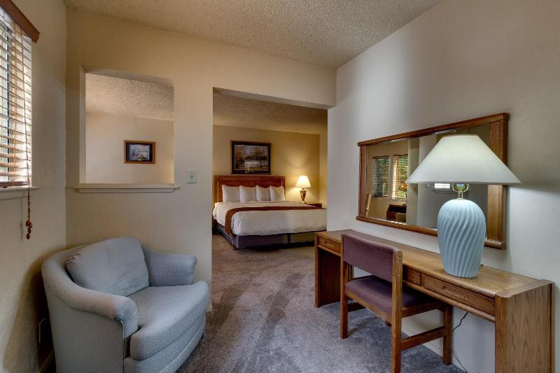 Two-Bedroom Townhouse image 3