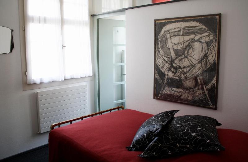 Single Room image 3