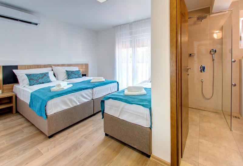 Comfort Triple Room image 2