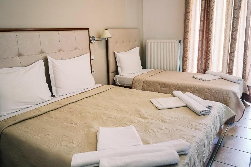 Standard Triple Room image 1