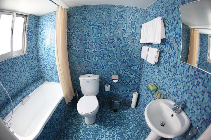 Triple Room image 3