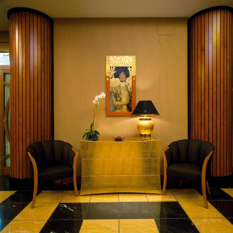 Classic Triple Room image 2