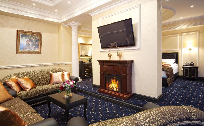 Royal Suite image 2
