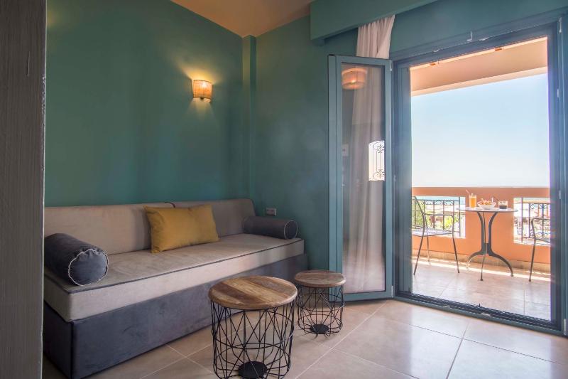 Junior Suite with Sea View image 3