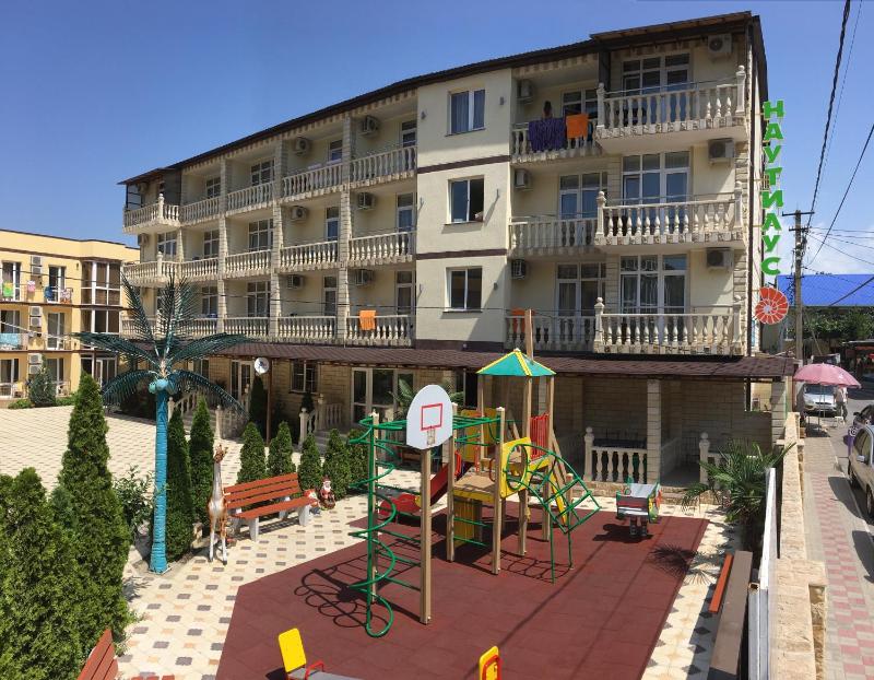 Double Room with Balcony image 3