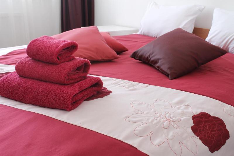 Standard Double Room image 3