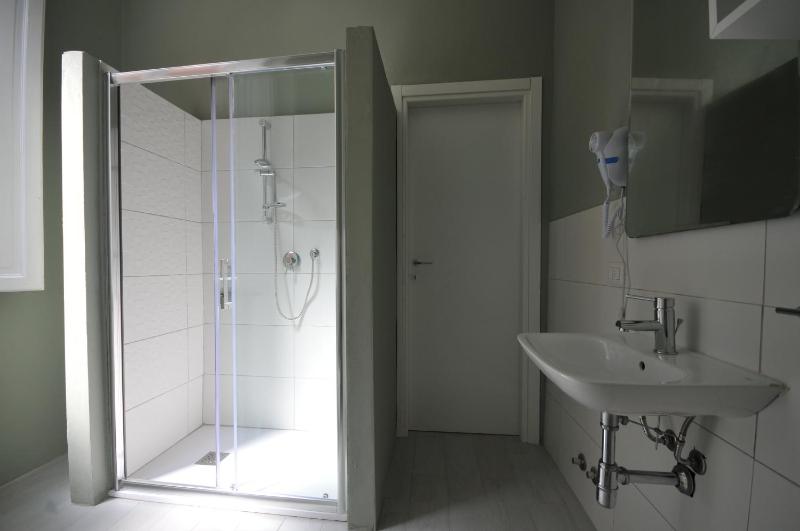 Double Room with Private Bathroom image 3