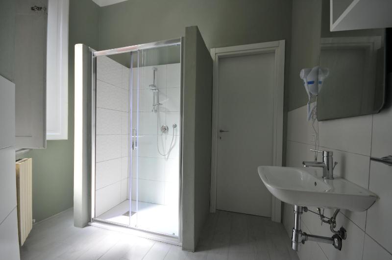 Double Room with Private Bathroom image 2