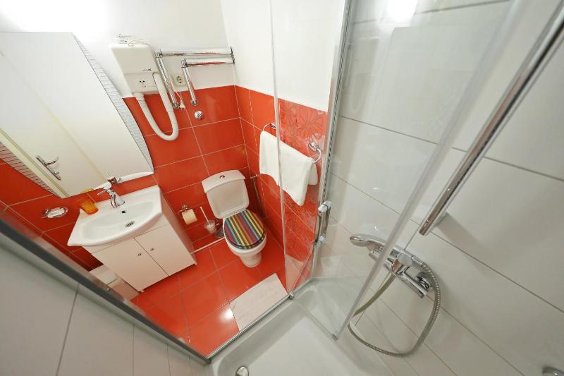 Double Room image 3