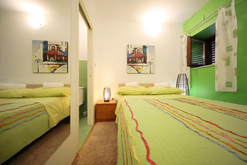 Double Room with Patio image 4