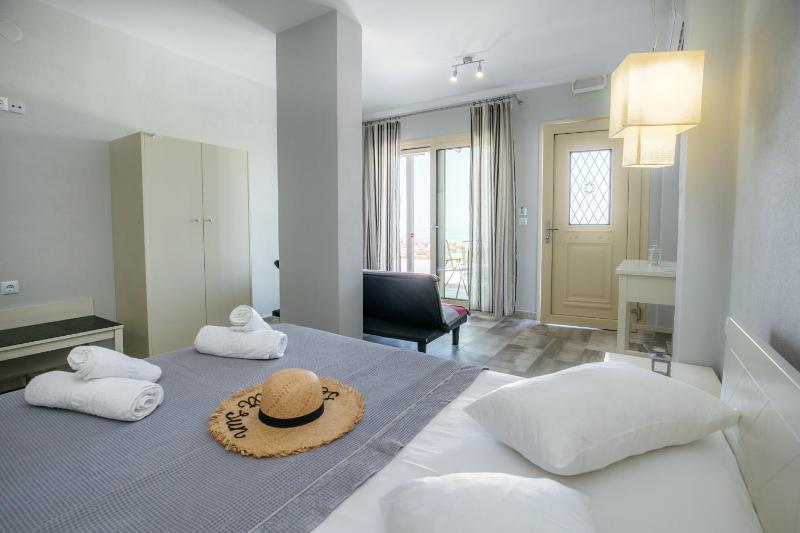 Studio with Sea View image 2
