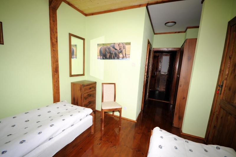 Twin Room image 1