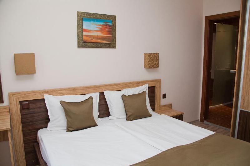 One-Bedroom Apartment (2 Adults + 2 Children) image 4