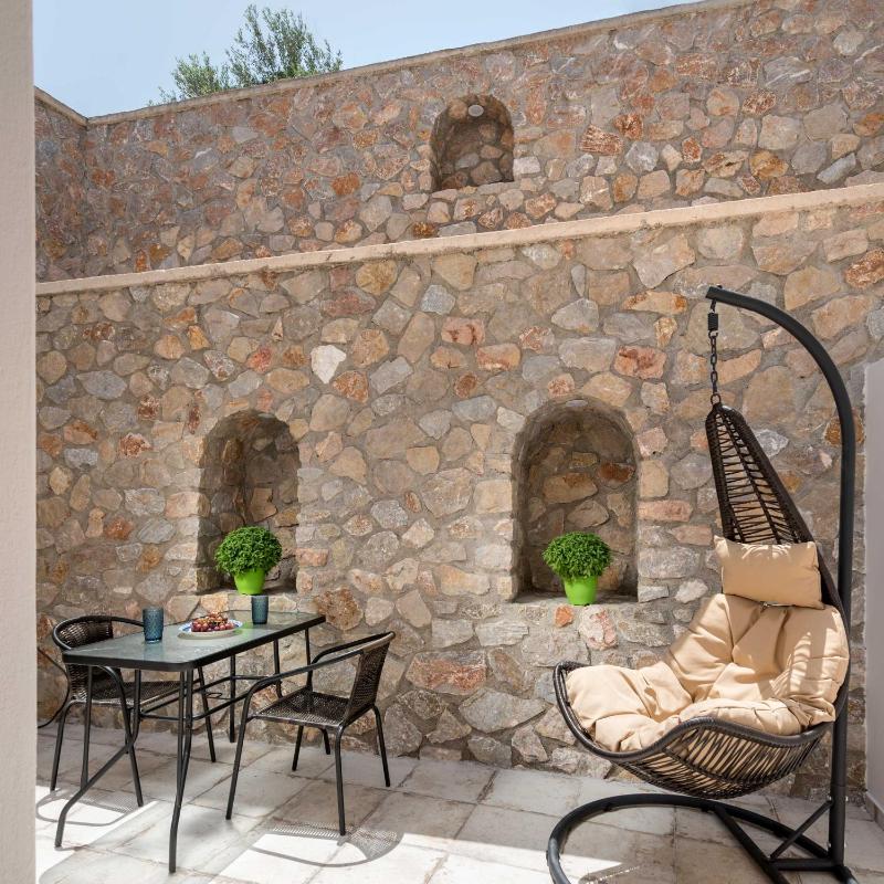 Double Room with Balcony (3 Adults) image 1