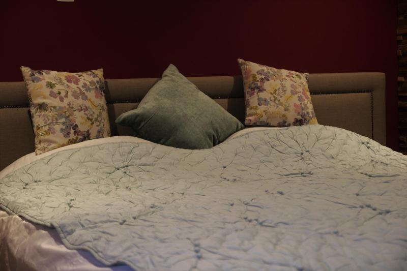 Deluxe Double Room with Bath image 3