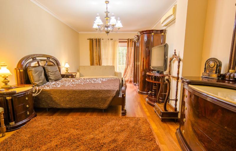 Quadruple Room with Bathroom image 3