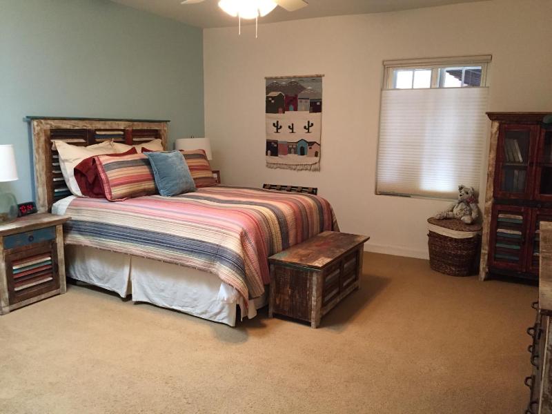 Deluxe Queen Room image 1