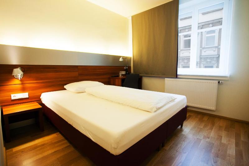 Small Double Room image 1