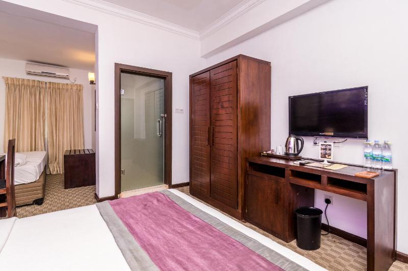 Standard Triple Room image 3