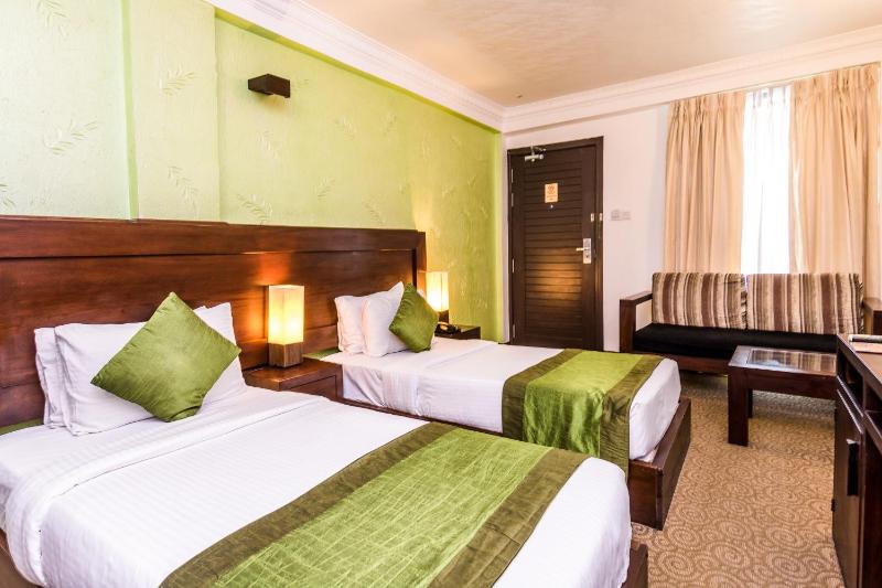 Deluxe Twin Room image 1