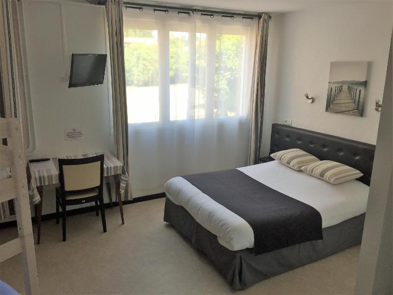 Family Room image 1