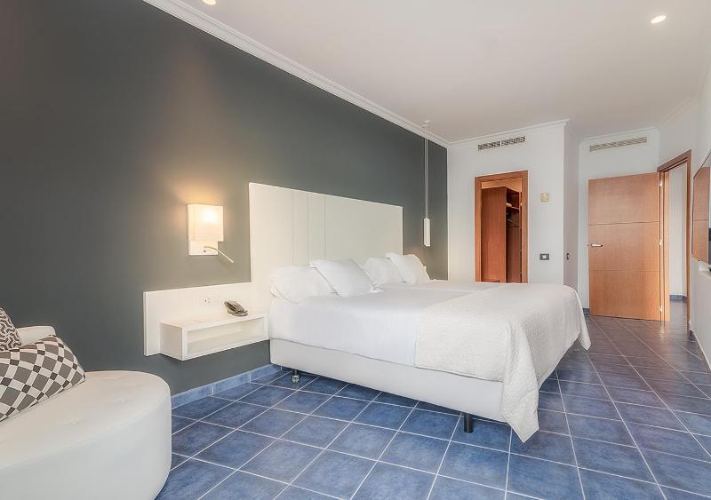 Junior Suite with Sea View image 4