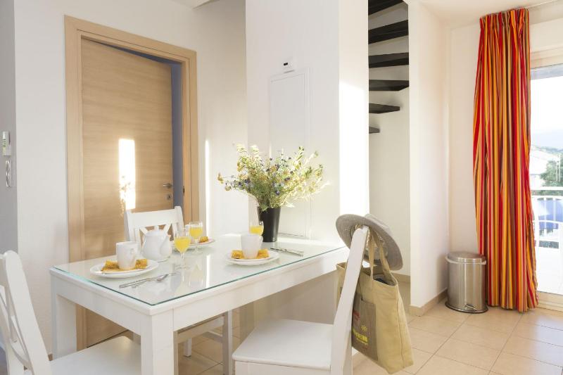 Three-Bedroom Apartment (6-8 Adults) image 4