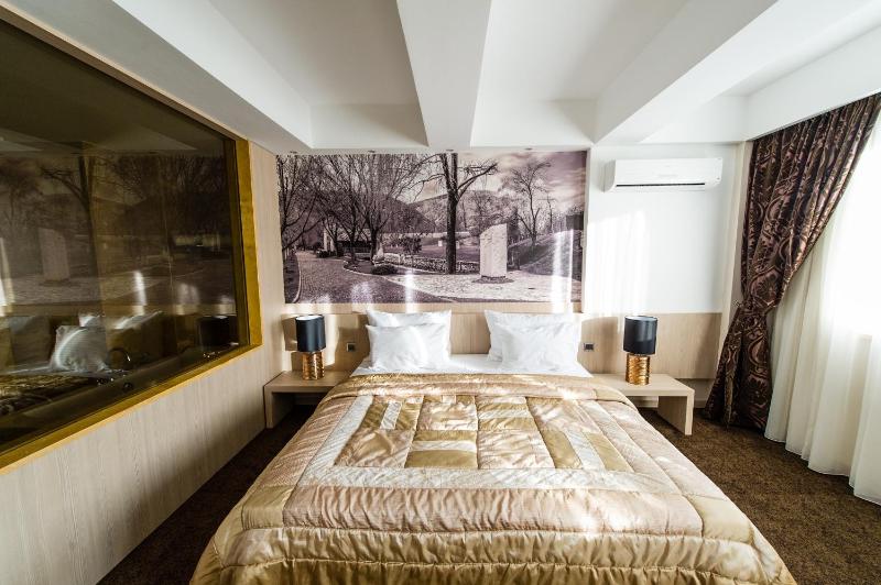 Presidential Suite image 4