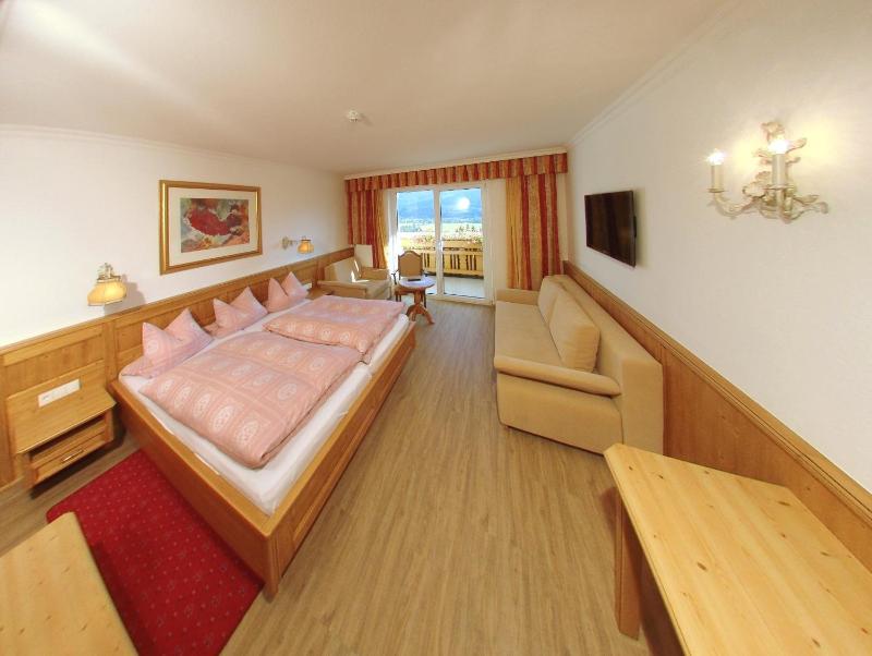 Single Room - Main Building image 3