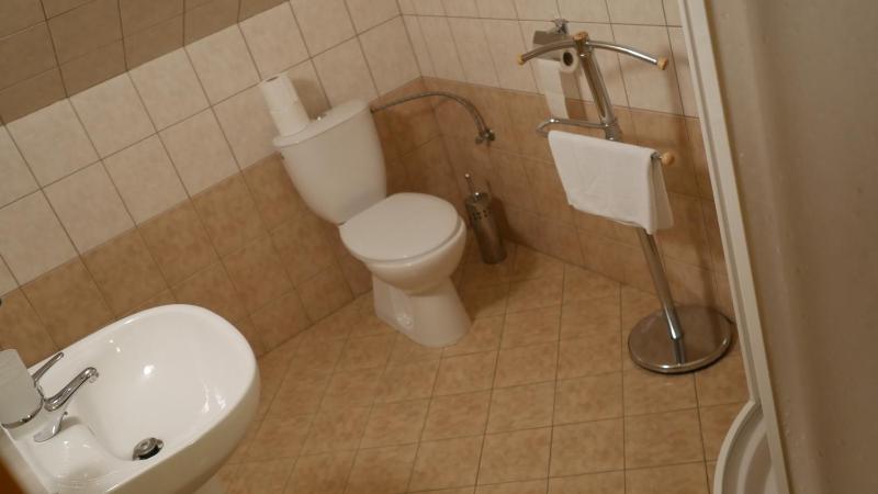 Economy Double or Twin Room image 2