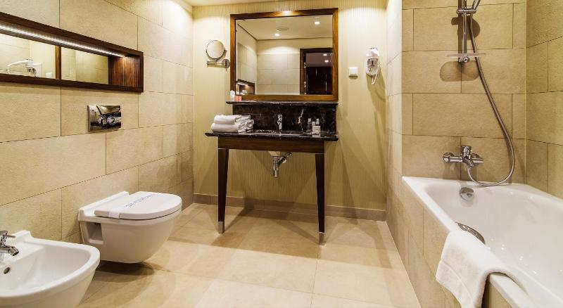 Studio Apartment image 2