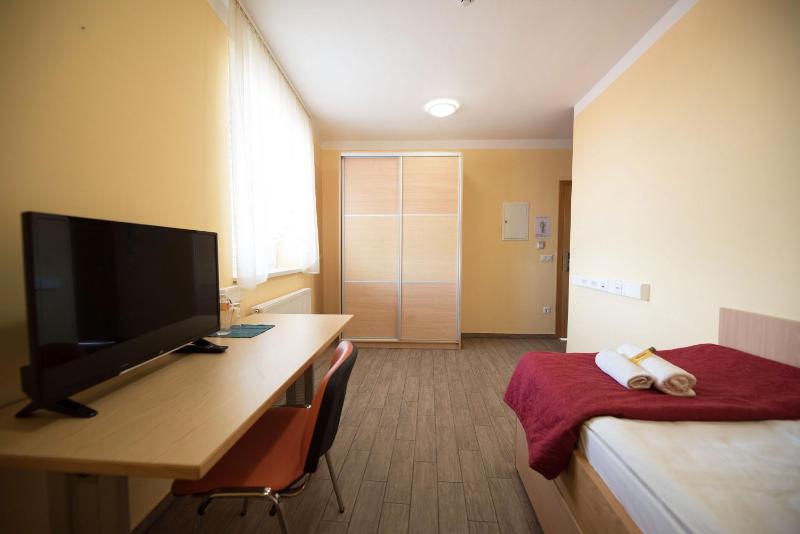 Single Room image 3