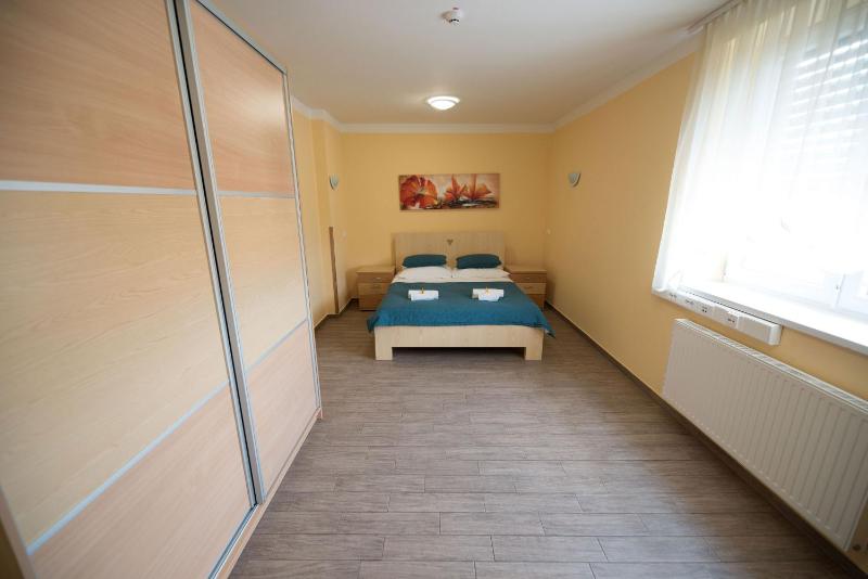 Double Room image 4