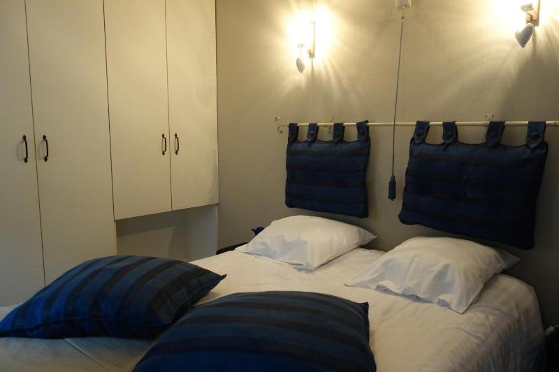 Standard Double Room image 3