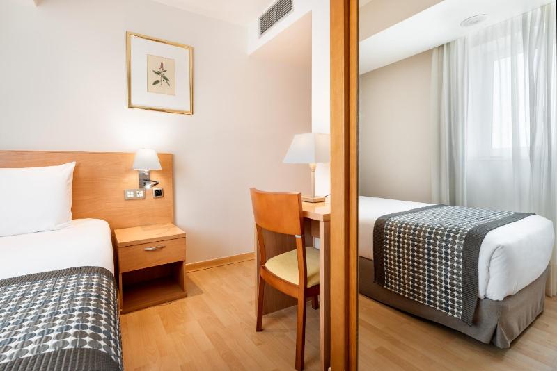 Single Room image 4