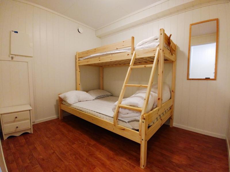 One-Bedroom Apartment image 3