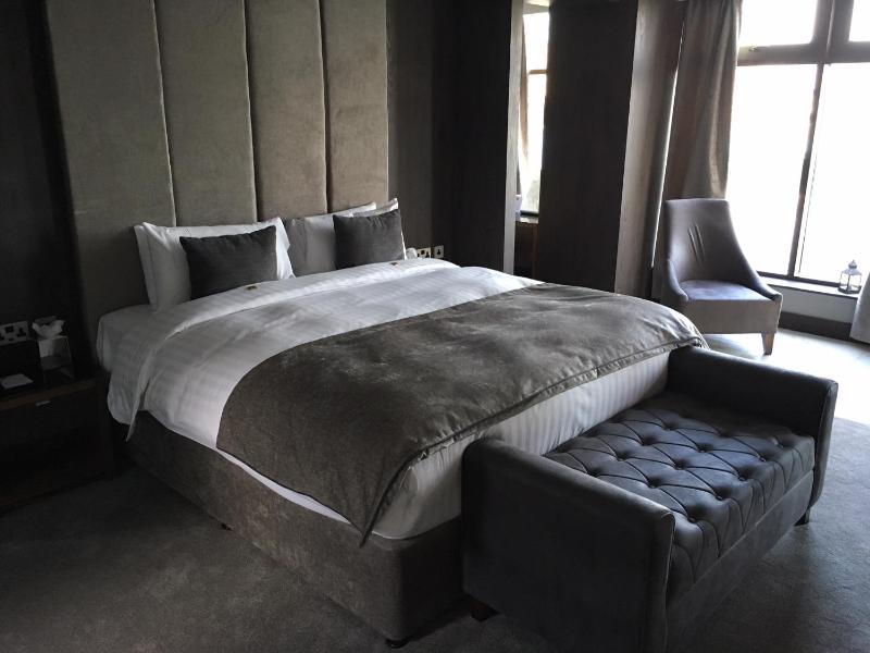 Superior Suite image 4