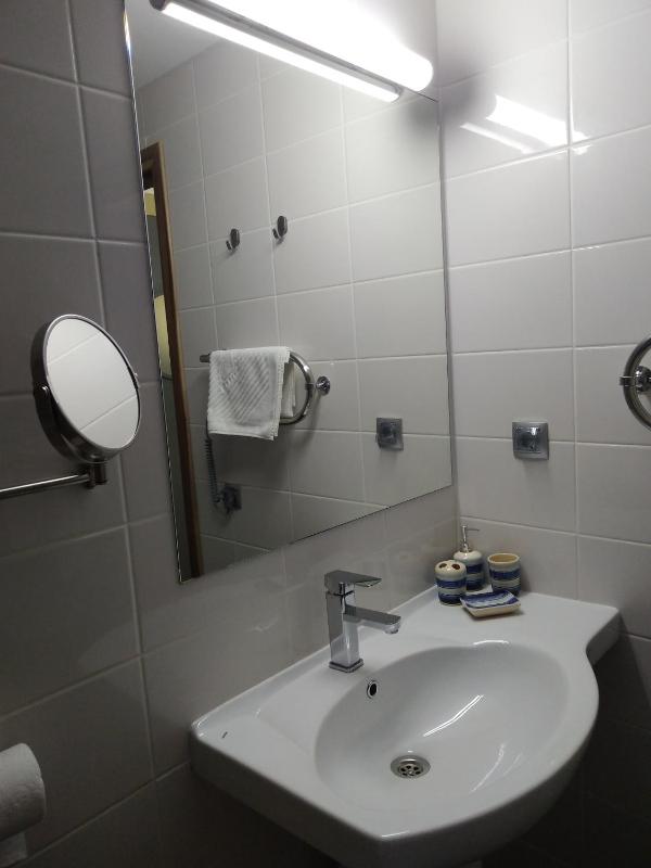 Double Room - Disability Access image 3