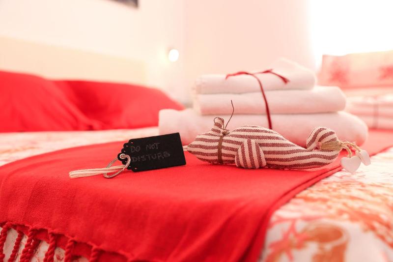 Deluxe Room (2 Adults + 1 Child) image 4