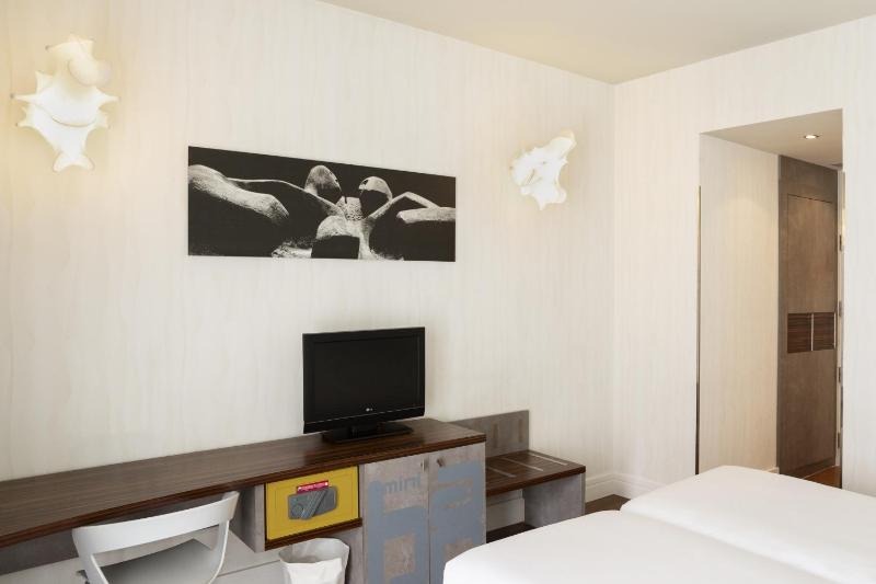 Double Room with Terrace and Sea View   image 1