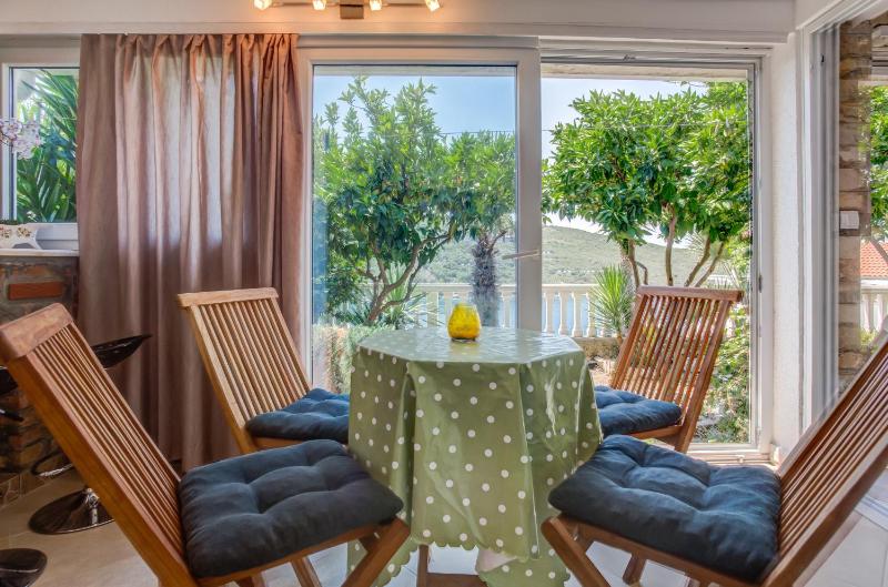 Apartment with Sea View image 3