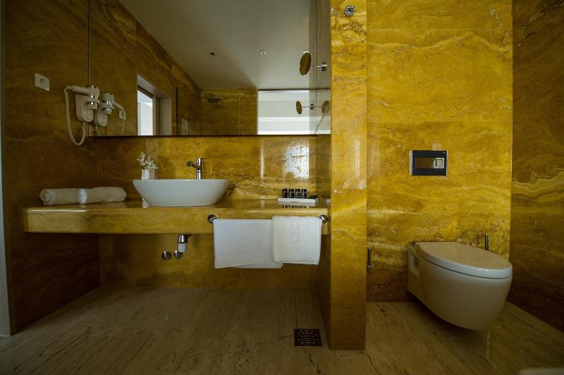 Presidential Suite image 2