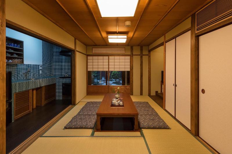 Garaku an Machiya House - image 8