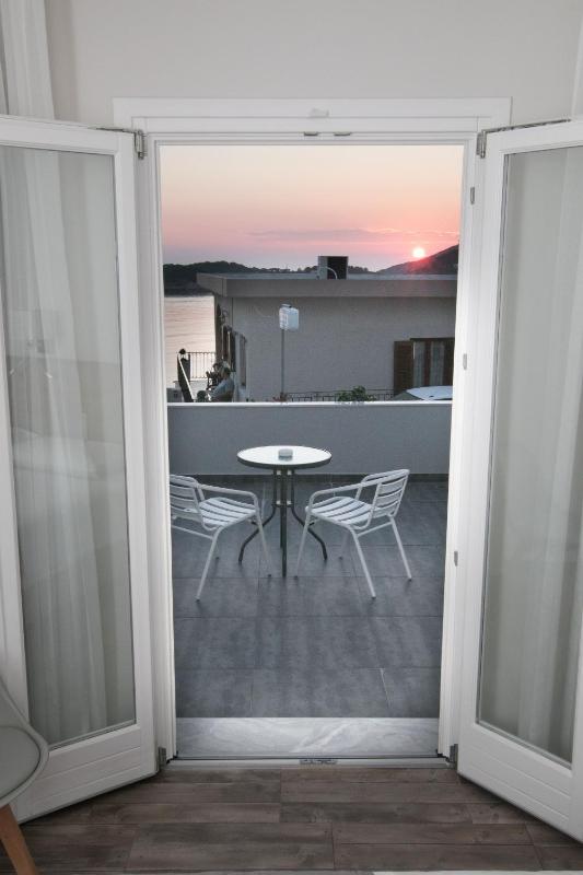 Standard Twin Room image 1