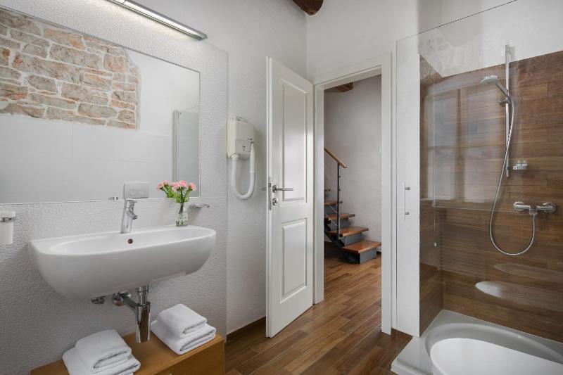 Suite image 4