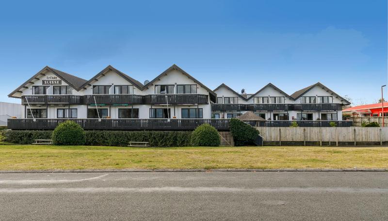 Le Chalet Suisse Motel Taupo - image 37