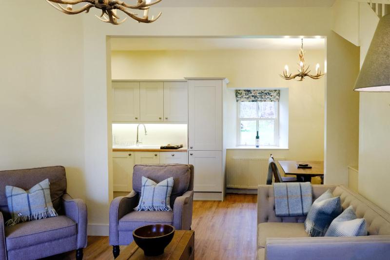 Two-Bedroom Cottage - Weir Cottage image 4