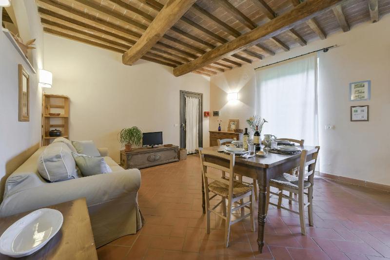 One-Bedroom Apartment image 2