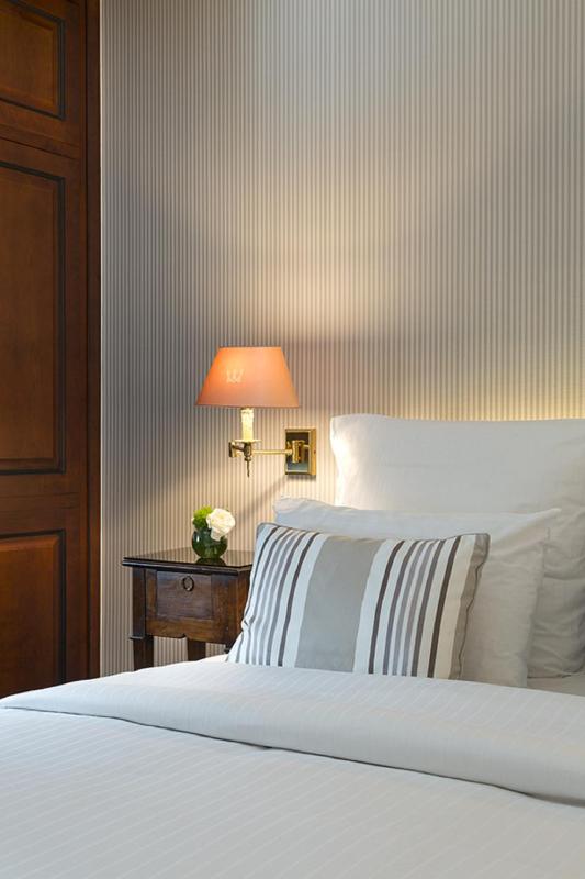 Classic Twin Room image 2